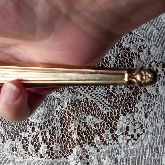 Vintage Ladies Grooming gold finish hair brush - Picture 4 of 7